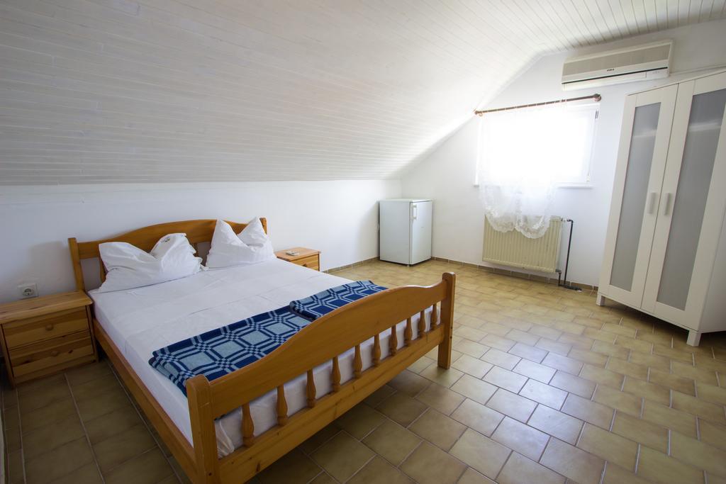 St. Roko Guest House Donja Lastva Buitenkant foto