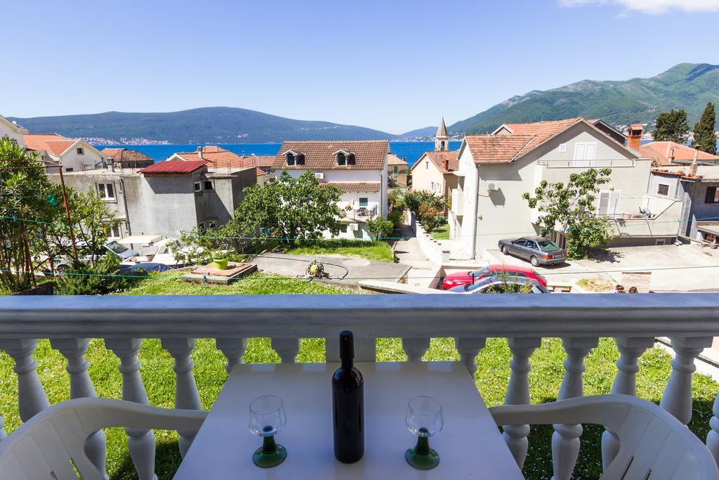 St. Roko Guest House Donja Lastva Buitenkant foto